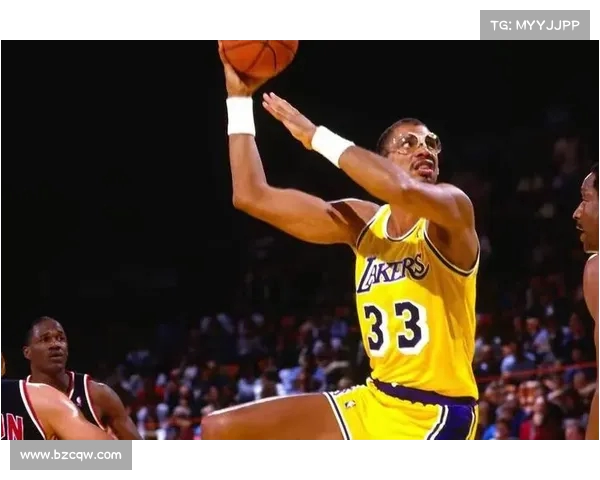 NBA中锋时代的复兴:大个子如何重新主宰比赛格局 NBA中锋时代的复兴:大个子如何重新主宰比赛格局
